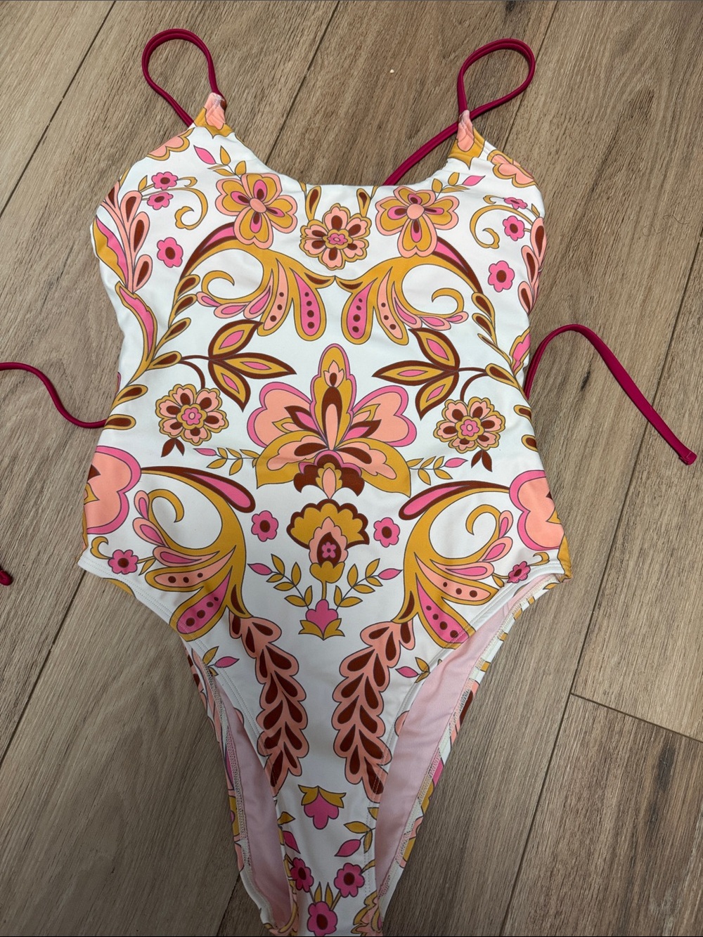 Cupshe NWT White Floral Paisley One-Piece Swimsuit with Pink Straps